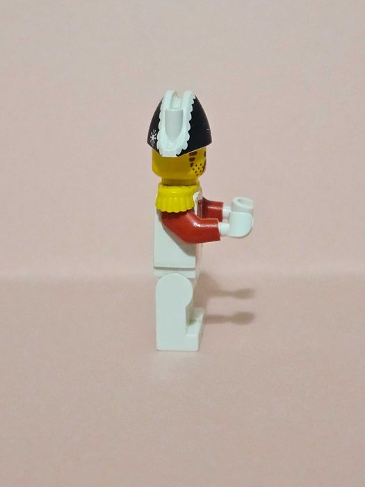 Minifigurka LEGO Pirates Imperial Admiral pi001