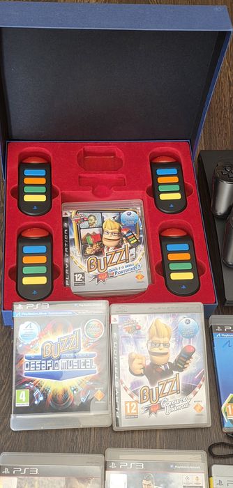 Playstation 3  com 8 Buzz e outros jogos
