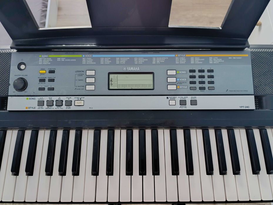 Keyboard Yamaha YPT 240