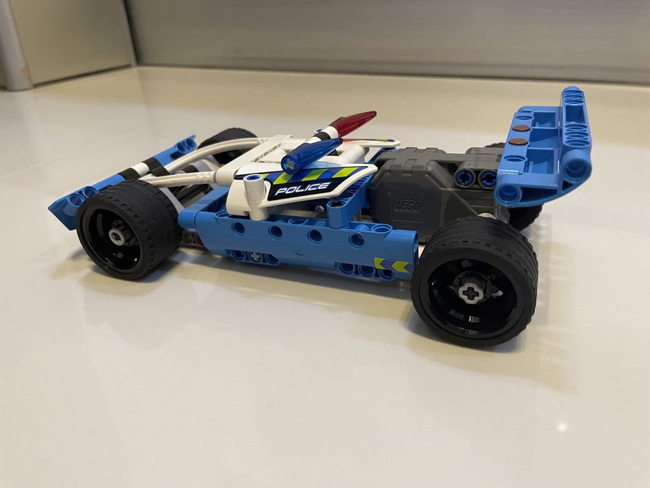 Lego Technic 2w1 - Policyjny pościg 42091