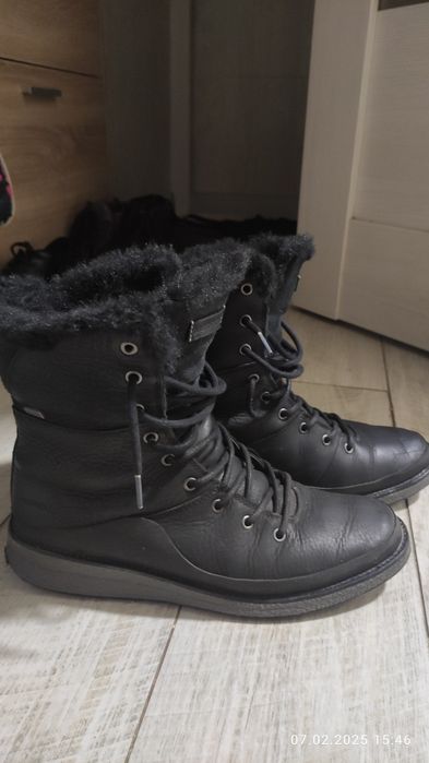 Чобітки жіночі Merrell ( оригінал ) натуральна шкіра.  Зараз у Львові.