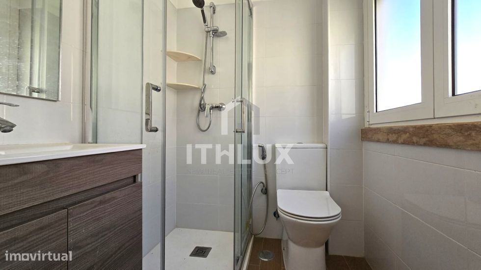 Apartamento T2 com 2 WC -Remodelado com vista rio na Graça