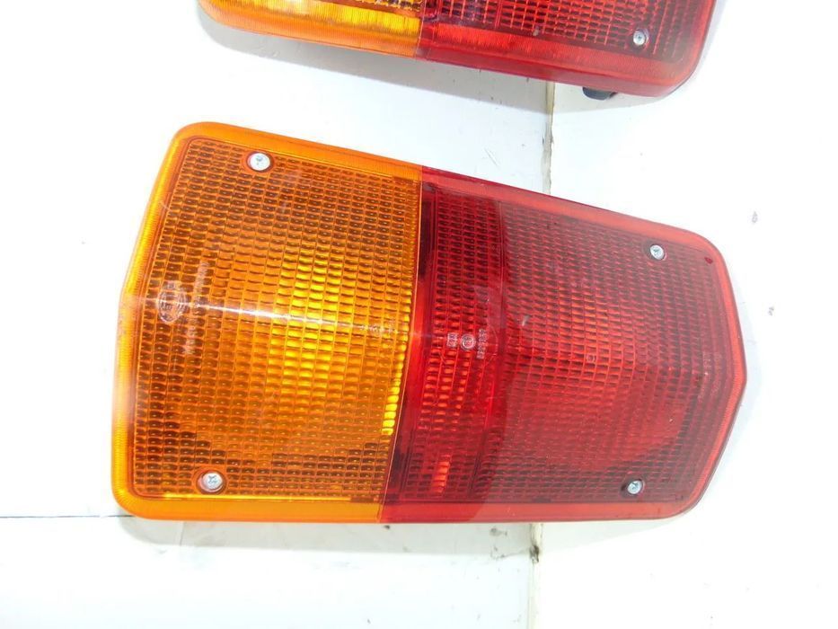 Mercedes 309/508/608 farolins " usado em bom estado