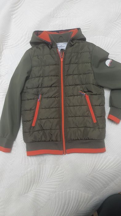 Kurtka wiosenna przeciwdeszczowa dla chłopca w rozmiarze 140