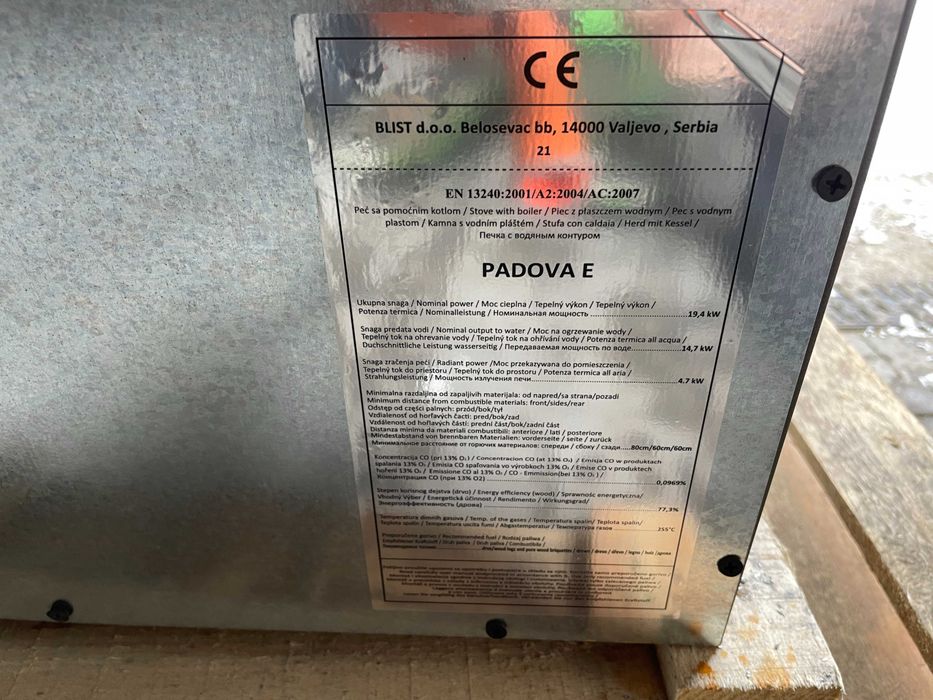 Piec koza kominek z płaszczem wodnym B22 E 22 kW PADOVA E WYDAJNY