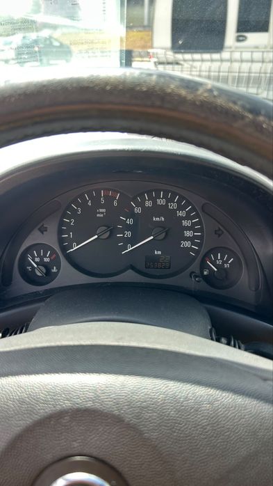 Carro Opel corsa 1.5