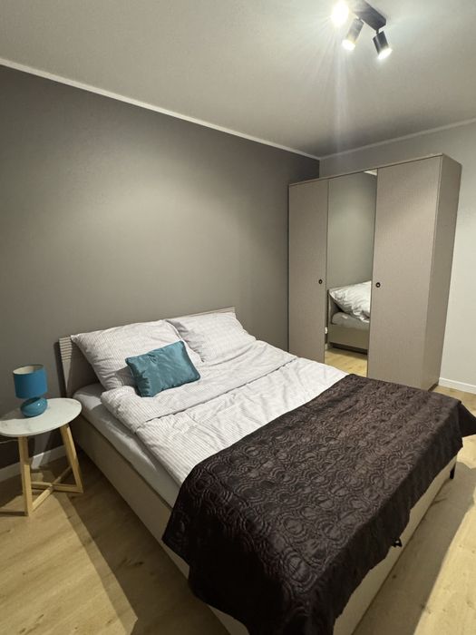 Jasne i przestronne 2 pokoje z dużym balkonem