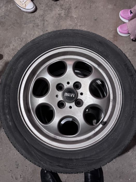 Felgi  Mini + opony stan bardzo dobry r15 175/65