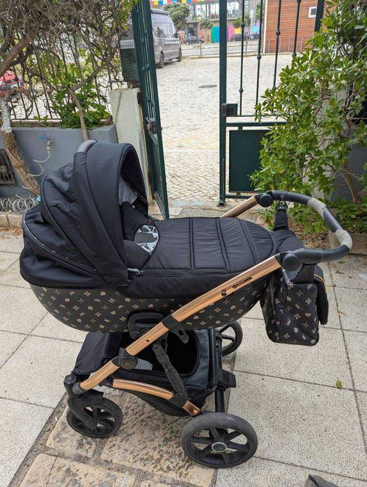 Carrinho de Bebé Tako 3 em 1 (Trio) + Base Auto e Acessórios