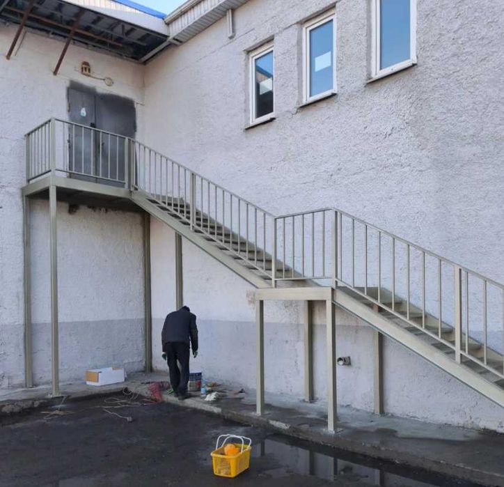 Маршевые конструкционные лестницы