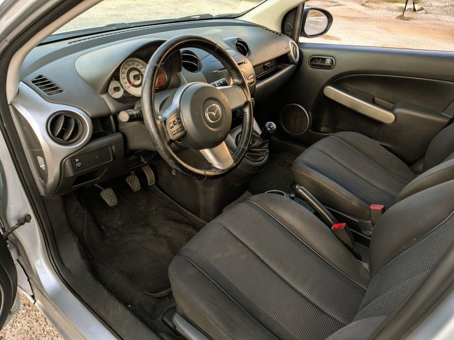 Mazda 2  1.3 16v full extras