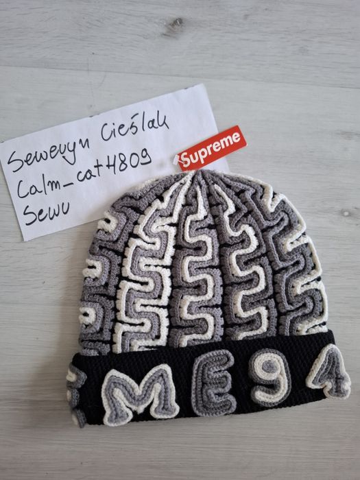 Czapka Supreme Yarn Applique