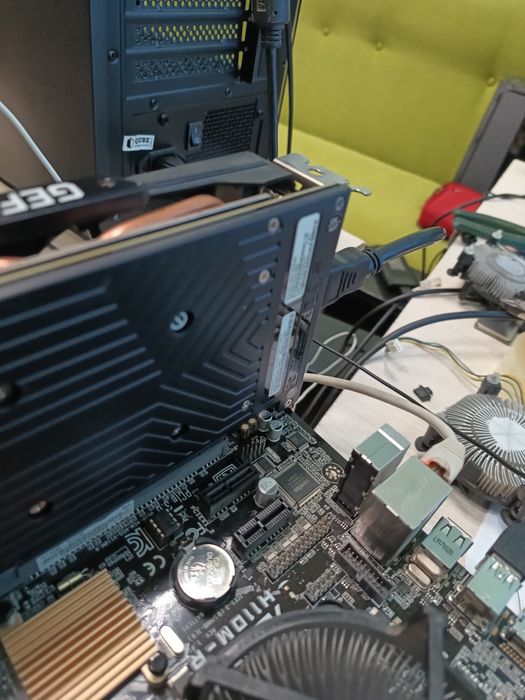 Відеокарта 2060 super 8G Gainward