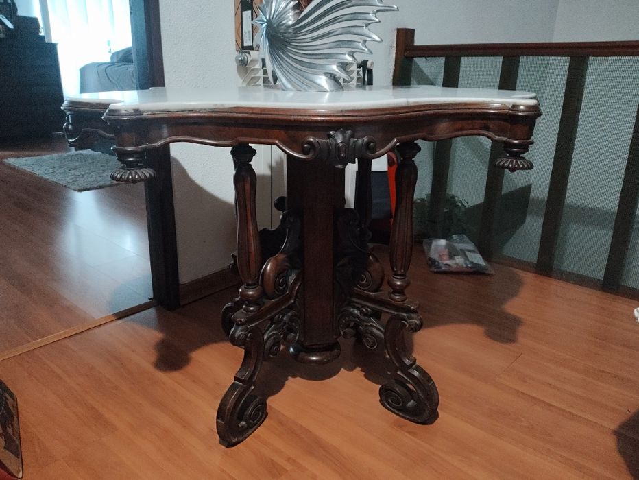 Mesa Antiga de Mogno e Mármore