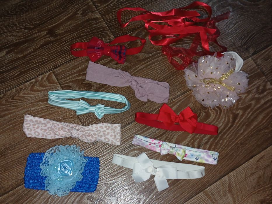 Пов'язочки для дівчинки до року