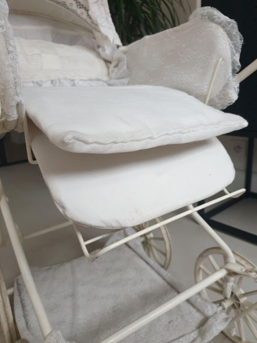 Vintage wózek dla lalek