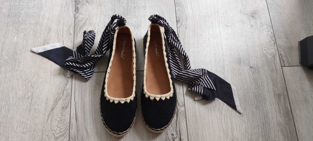 Espadryle  damskie płaskie wiązane na kostce r. 38/39