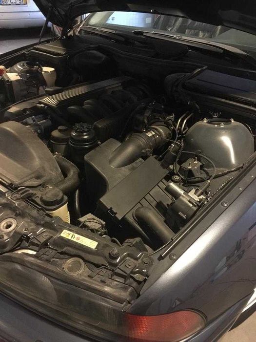 BMW E39 528i Caixa Manual em Muito Bom estado