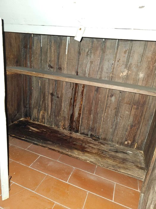 Armário de cozinha rústico antigo em madeira