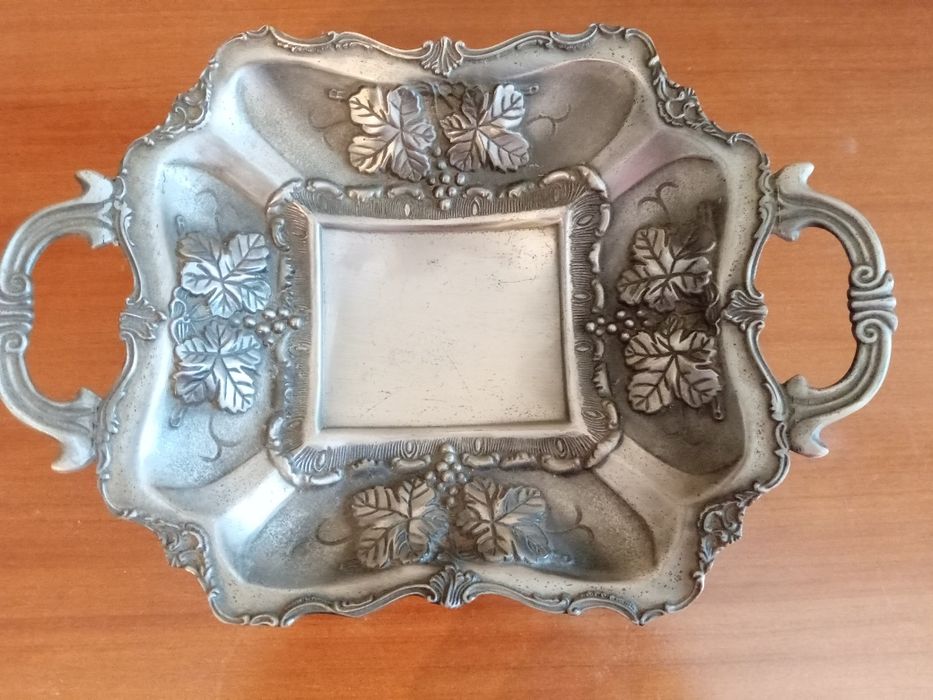 Peça decorativa em liga de estanho
