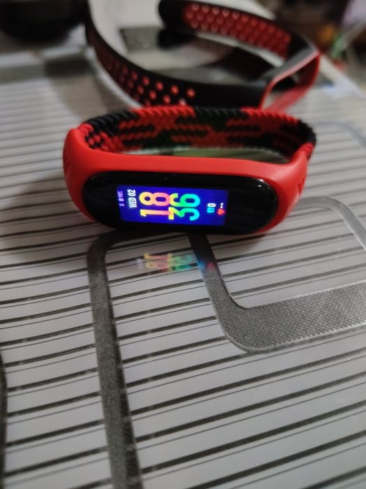 Mi bend 5 смарт годинник