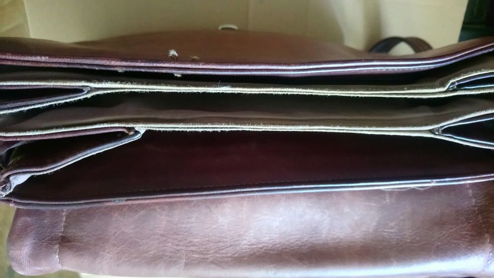 Продам Сумку-клатч. Материал - Кожа.