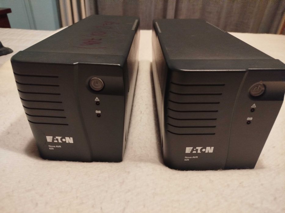 Duas UPS EATON Nova AVR 625