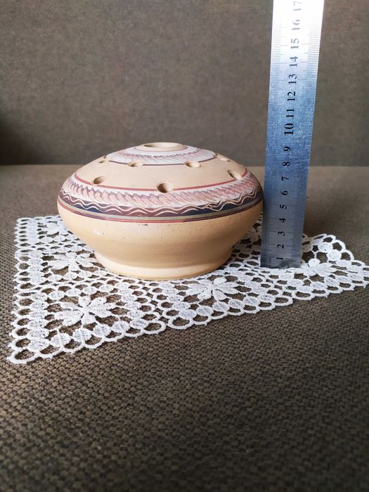 Ikebana ceramiczna, Gliniany wazon do układania kwiatowych bukietów