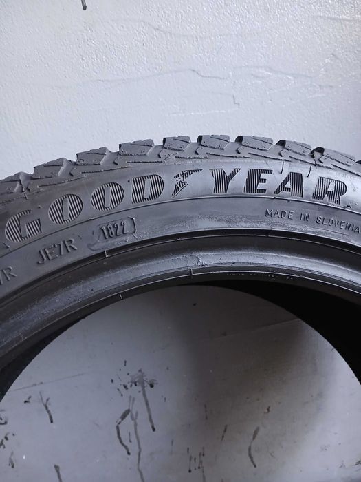 Opona wielosezonowa Good Year Vector 4 Season 225/45/17