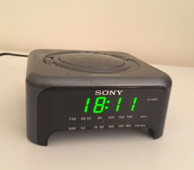 Clock(s) - Alarm Clock - Radio - Bedside Alarm Clock (2, two)64585347411203122