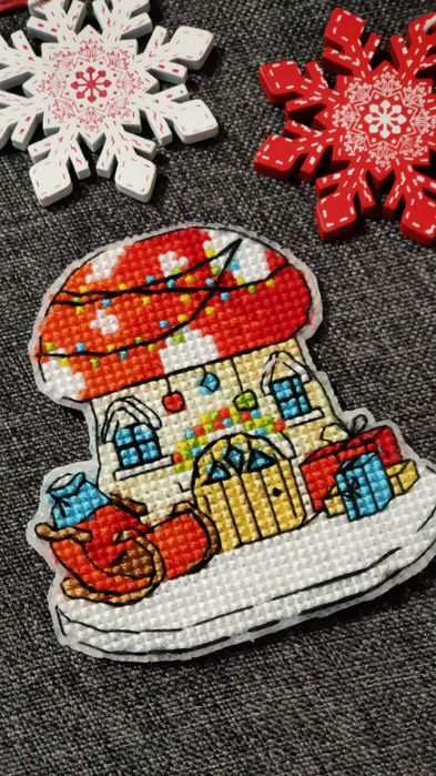 Гирлянда новогодняя. Handmade. Вышивка. Летние домики.