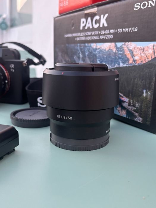 Sony Alpha A7 III + Objetiva FE 28-60mm + FE 50mm F1.8 + 2 Baterias | Estado Impecável