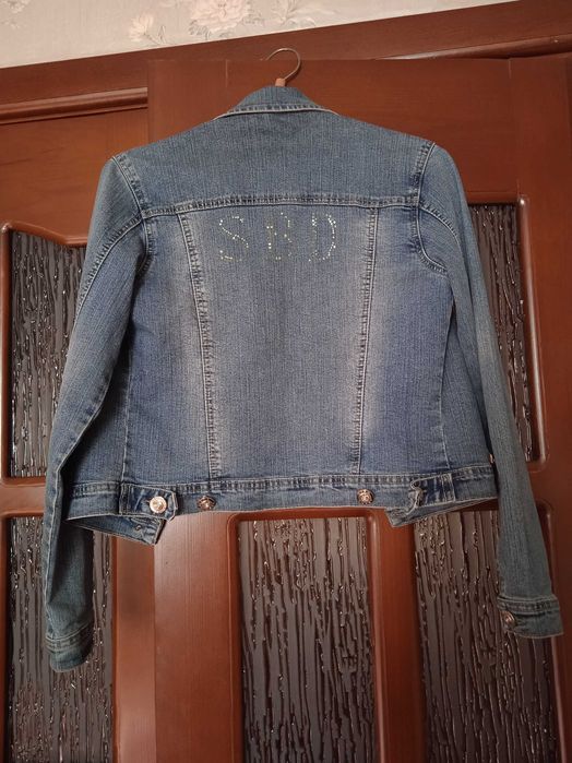 Джинсовая куртка