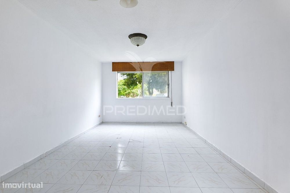 Apartamento T2 na Rua António Aleixo - Quinta do Rouxinol - Miratej...