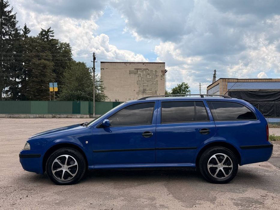 Продам Шкоду Октавія Тур