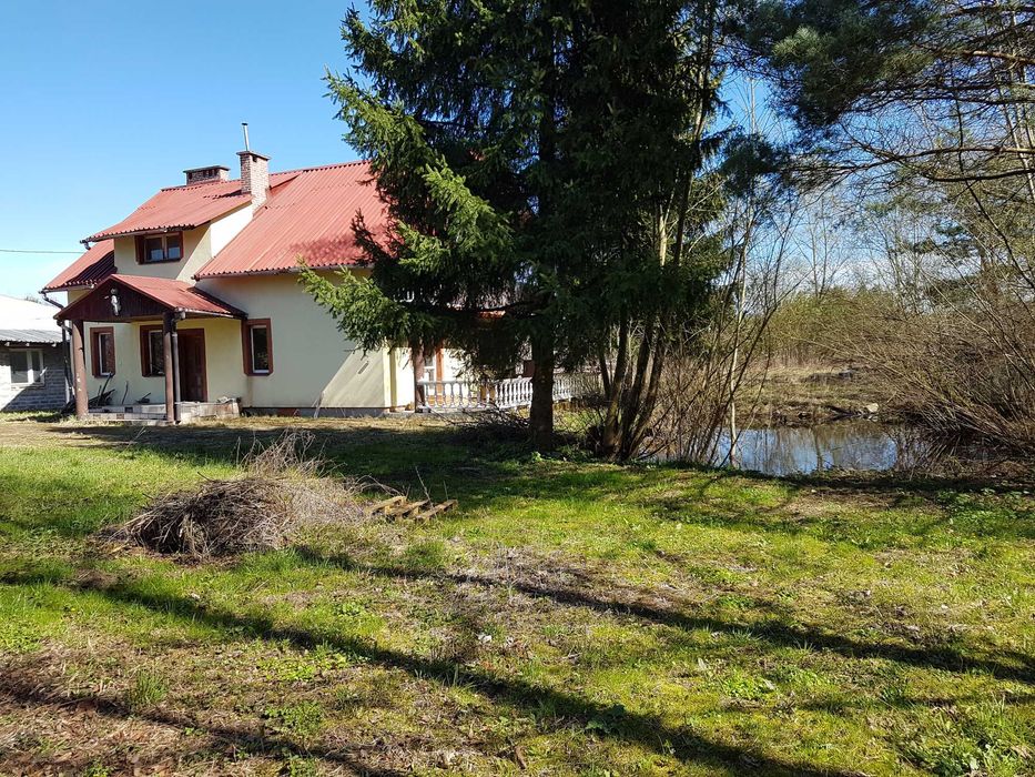 Sprzedam dom z budynkami gospodarczymi