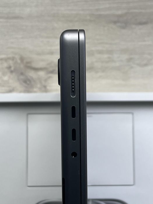 OUTLET MacBook Pro 2023 M2 Pro 16/512 Bateria 100% FV23