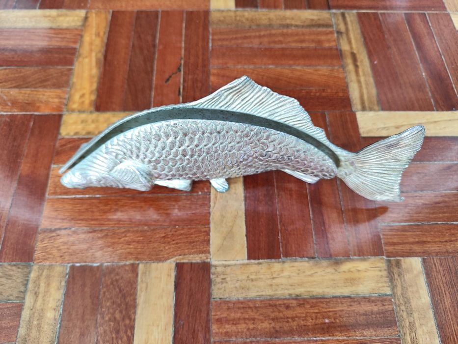 Porta guardanapos antigo em forma de carpa