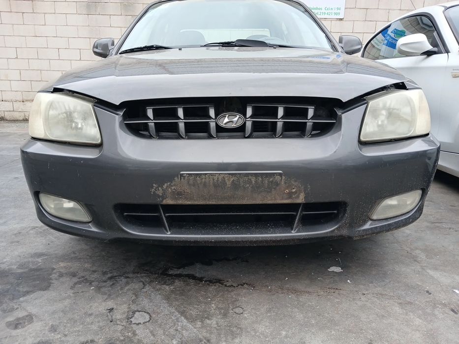 Pára-choques frente HYUNDAI Accent II (LC)