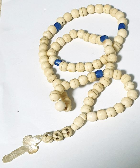 Precioso antigo terço esculpido do Sec. XIX