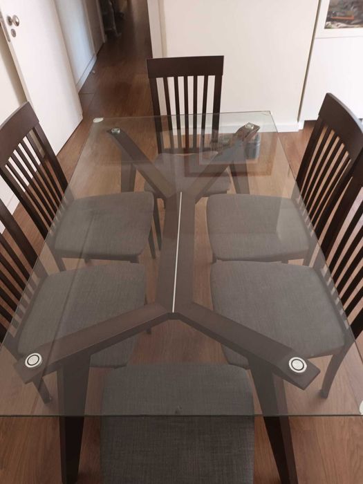 Mesa de jantar com cadeiras