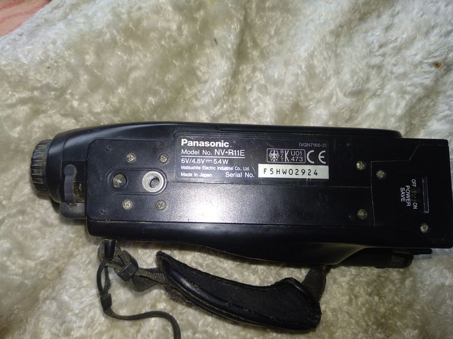 Продам видеокамеру Panasonic nv r11e