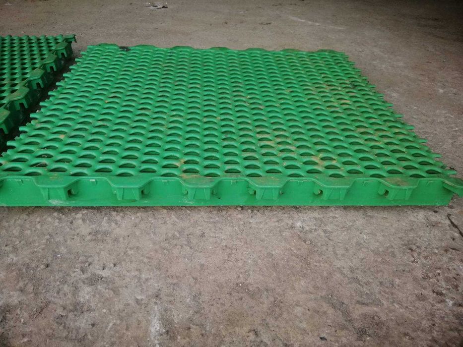 Решітка пластикова для щілинної підлоги