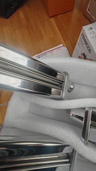 PRZYSTAWKA DO KENWOOD , do robienia makaronu itp nowa