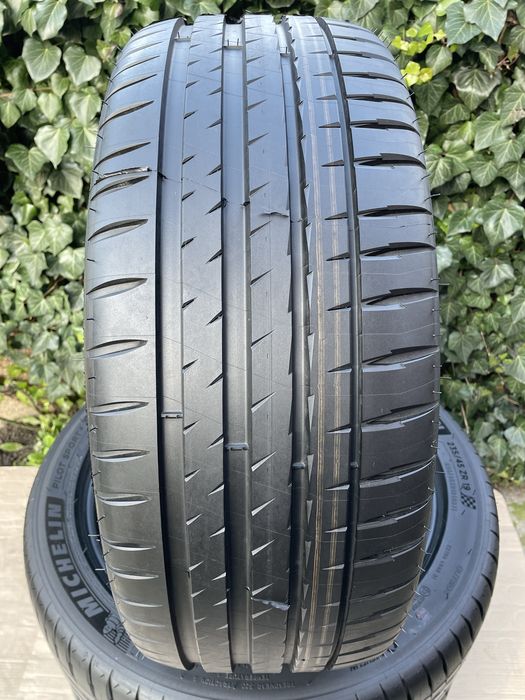 235/45 ZR19 Michelin Pilot Sport 4