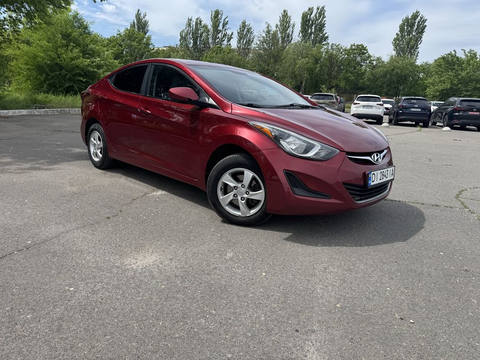 Продам машину Hyundai Elantra 2015 года автомат