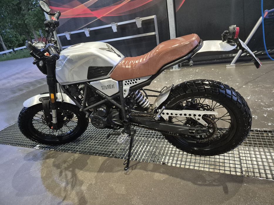 Zipp scrambler 125