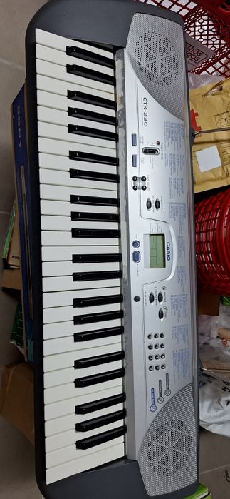 Teclado CTK 230 usado
