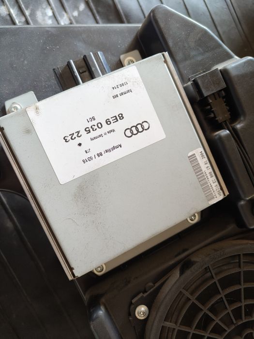 Subwoofer samochodowy audi A4 b6 b7 kombi