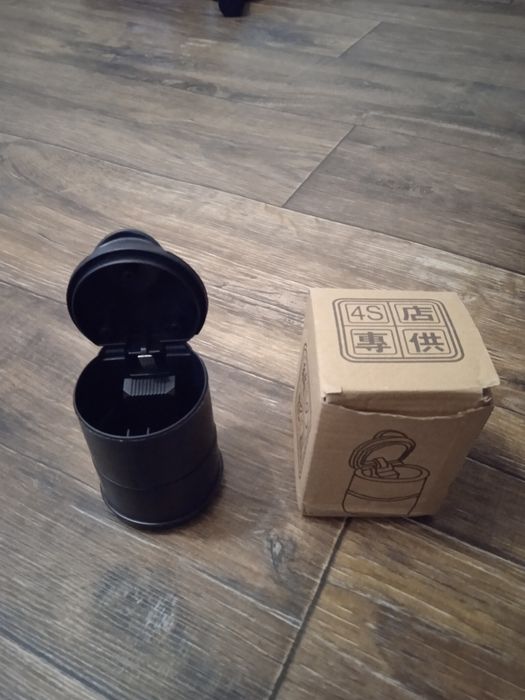Продам пепельницу для авто